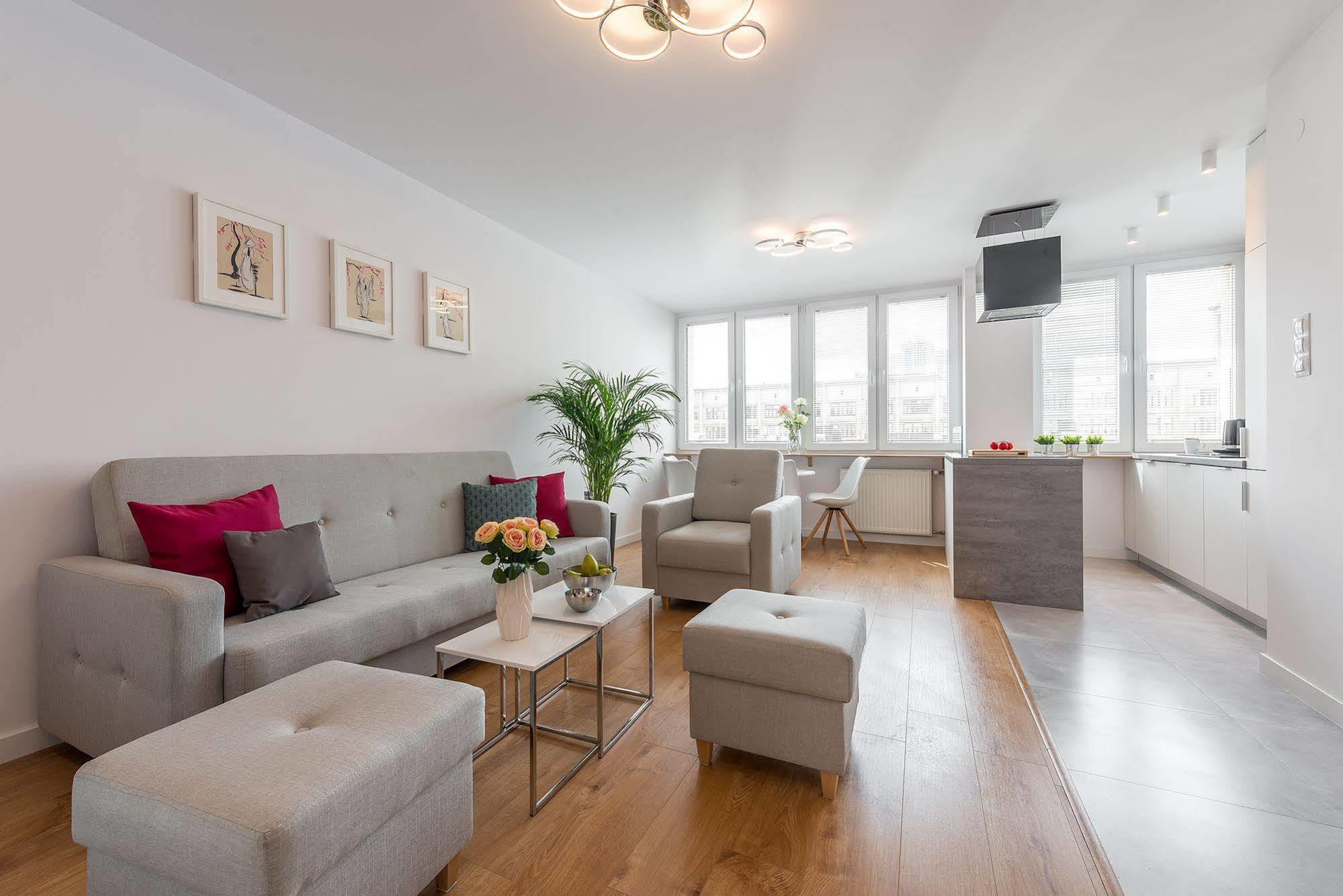 P&O Apartments Metro Centrum Varsovie Extérieur photo