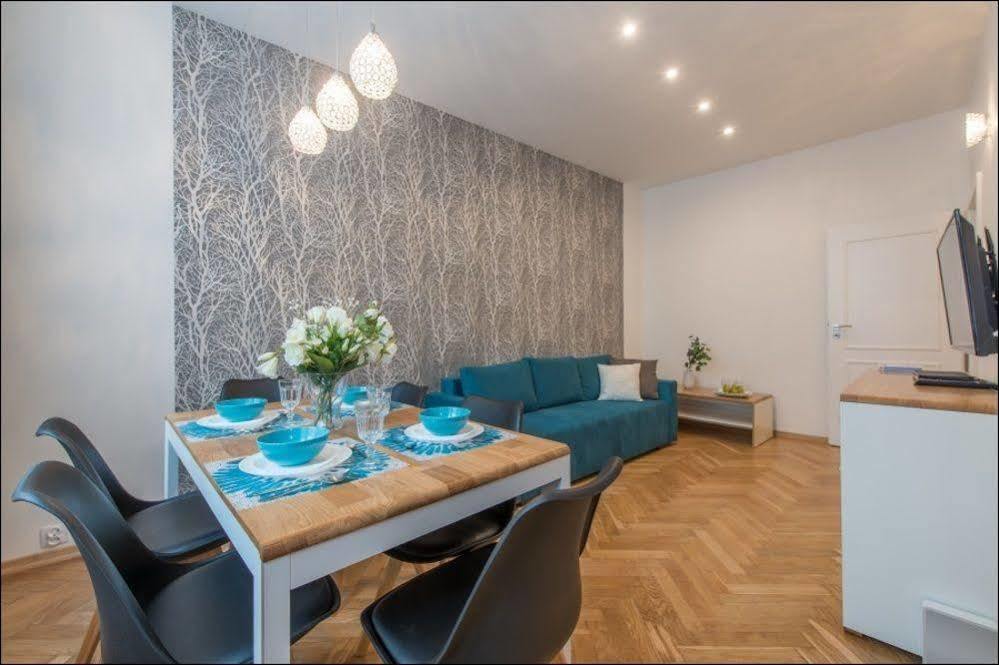 P&O Apartments Metro Centrum Varsovie Extérieur photo